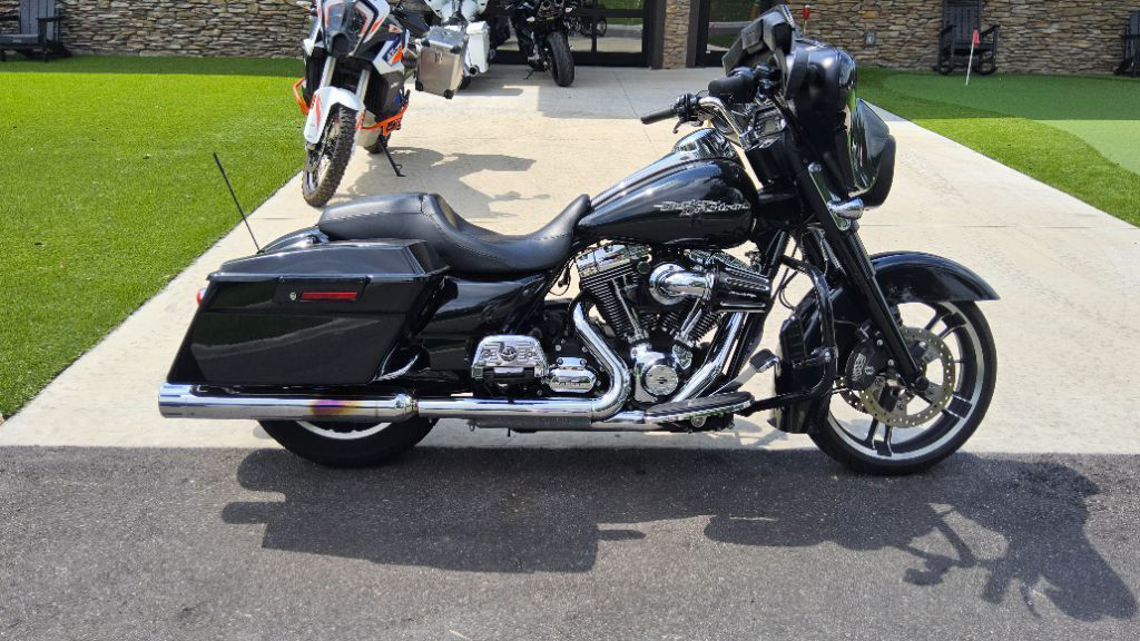 Street Glide®