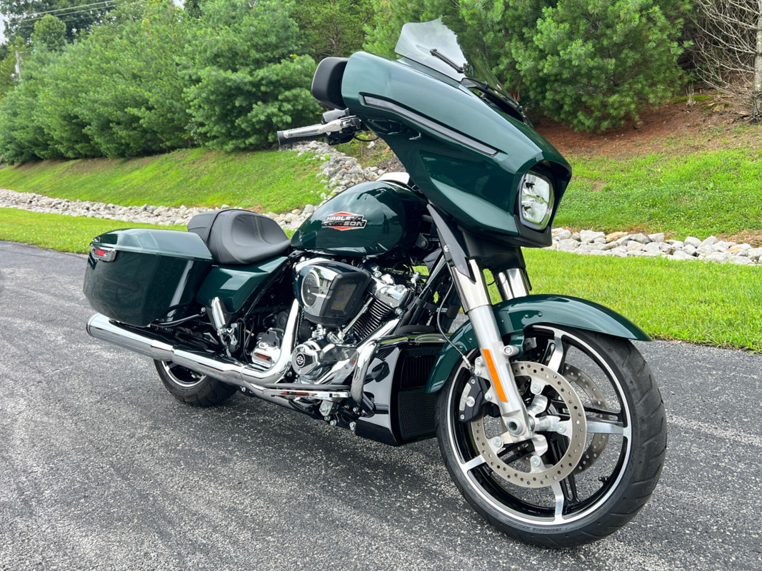 Street Glide®