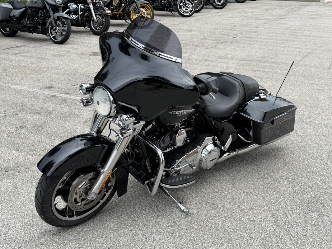 Street Glide®