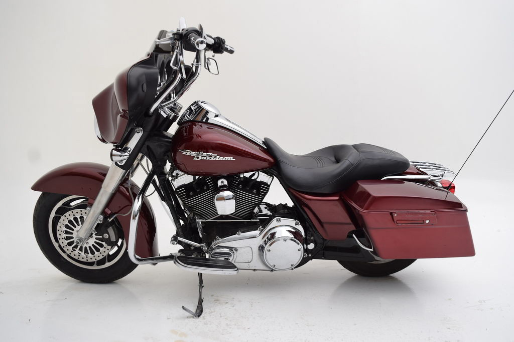 Street Glide®