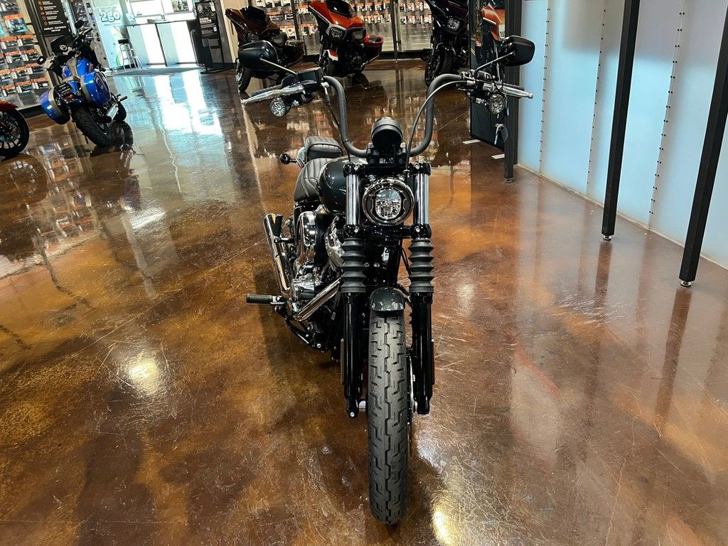 Street Bob®