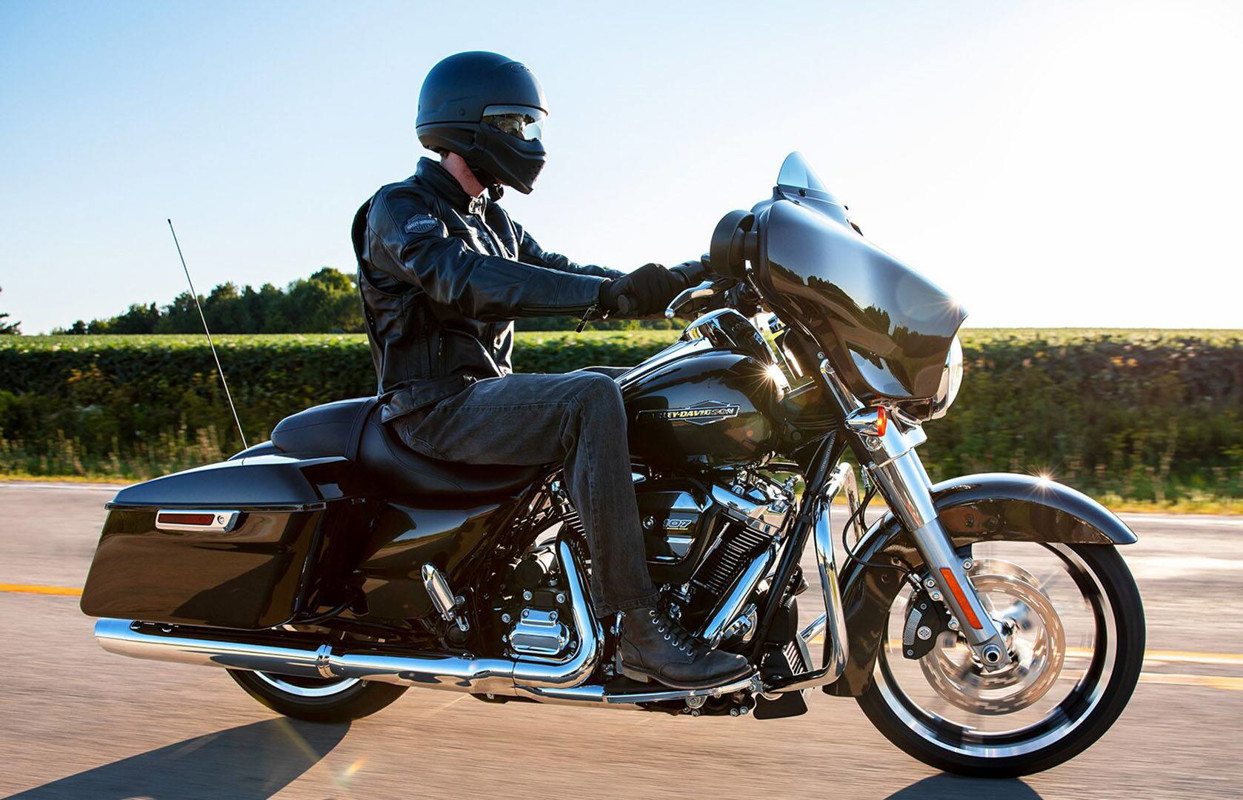 Street Glide®