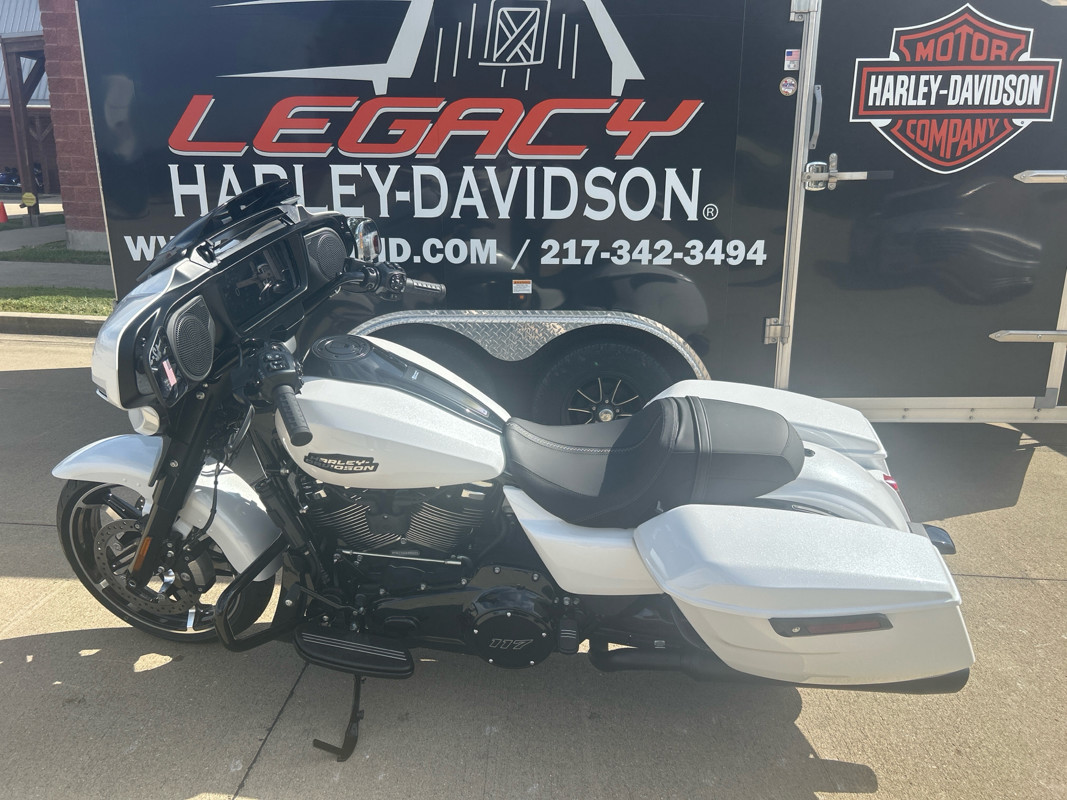 Street Glide®