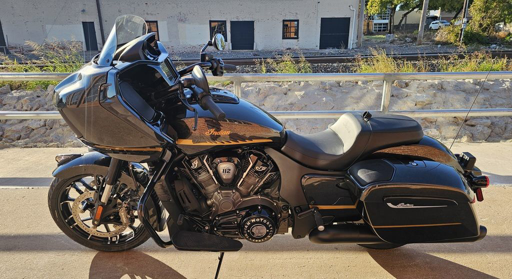 Challenger Dark Horse 112