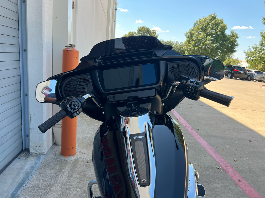 Street Glide®