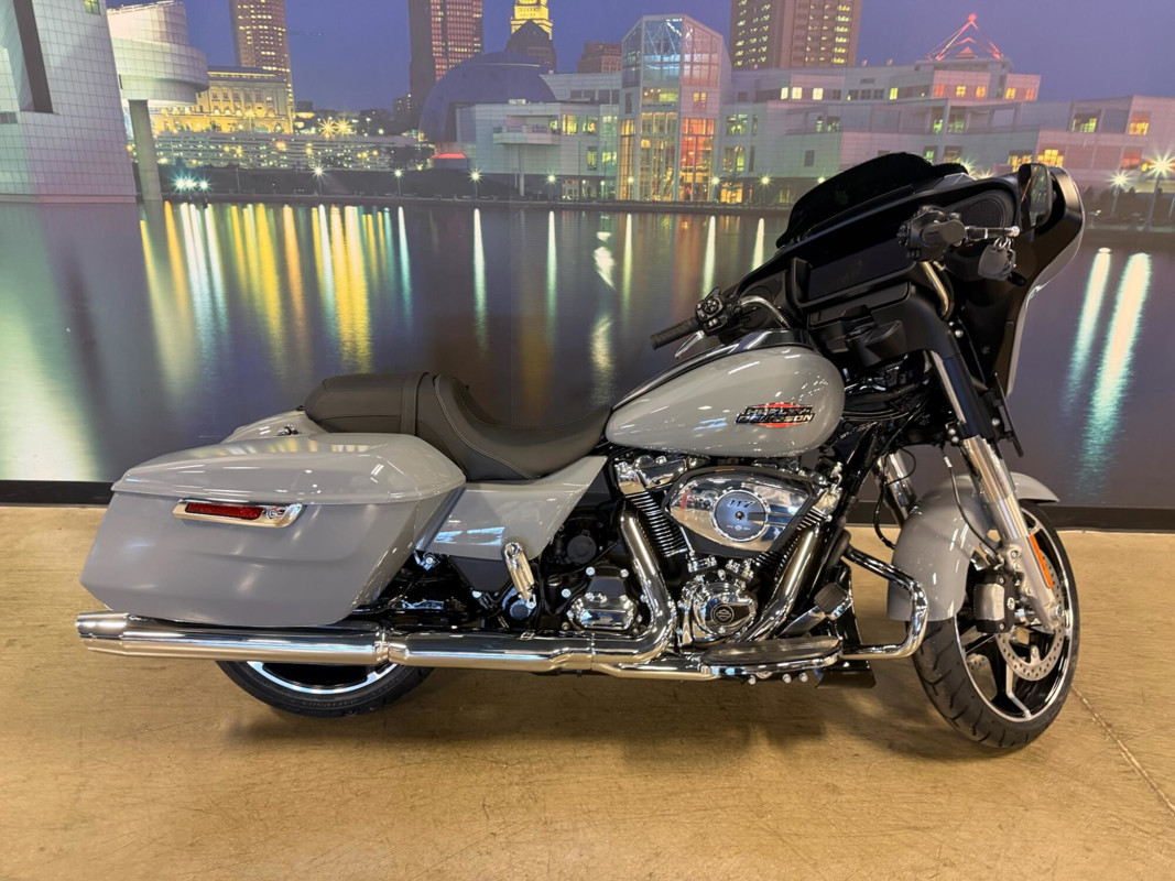 Street Glide®