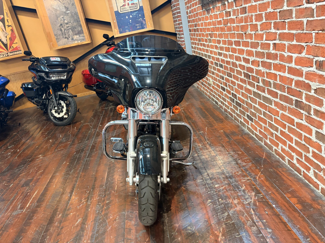 Street Glide®