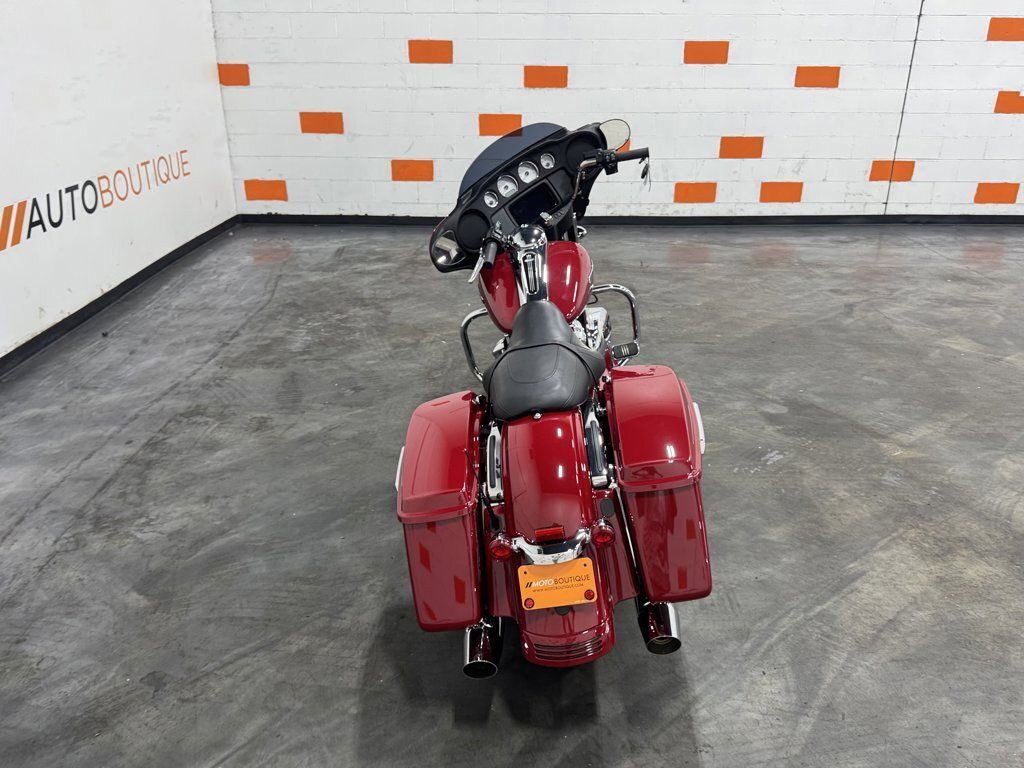 Street Glide®
