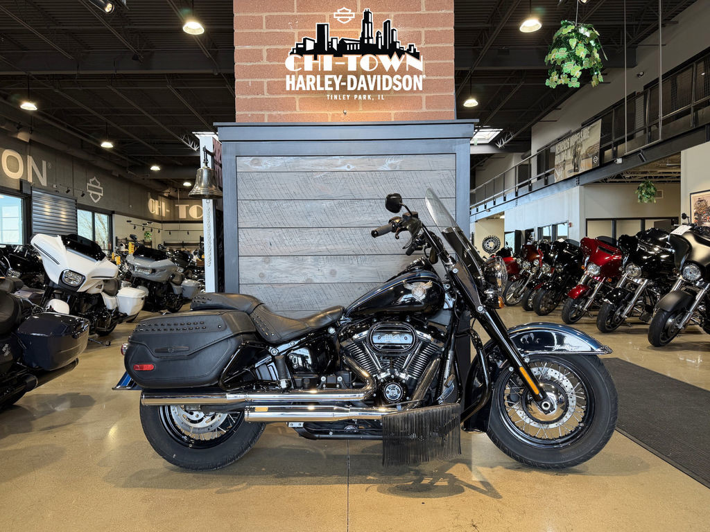 Softail® Heritage Classic 114 115th Anniversary