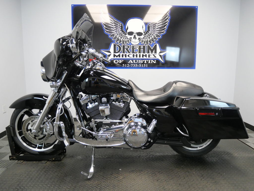 Street Glide®