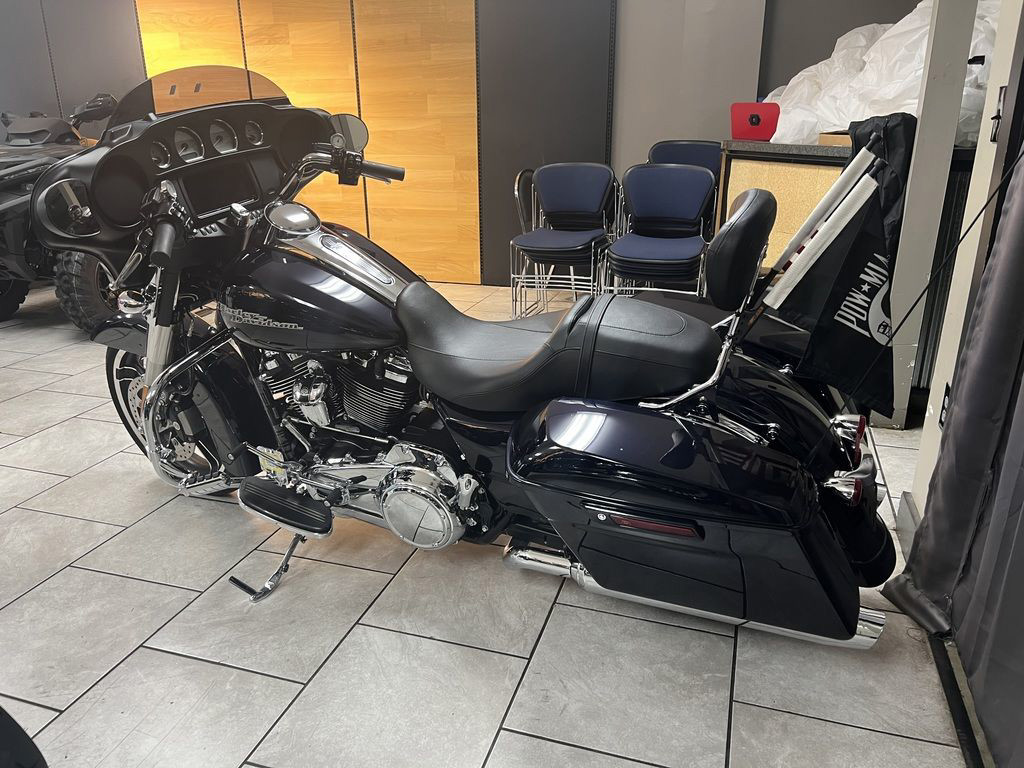 Street Glide®