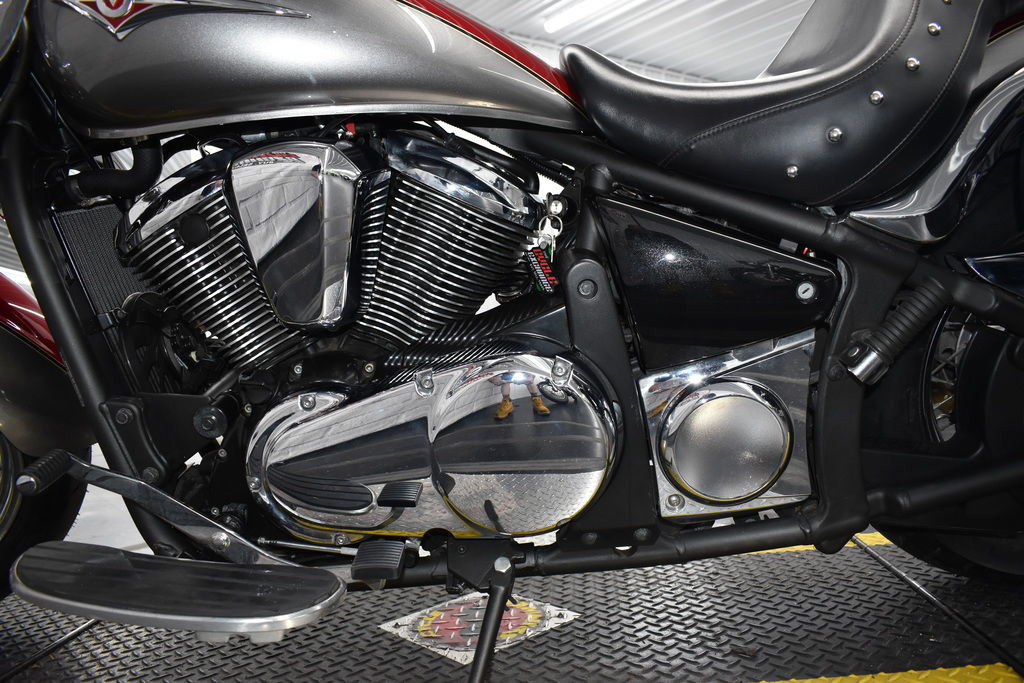 Vulcan 900 Classic LT	