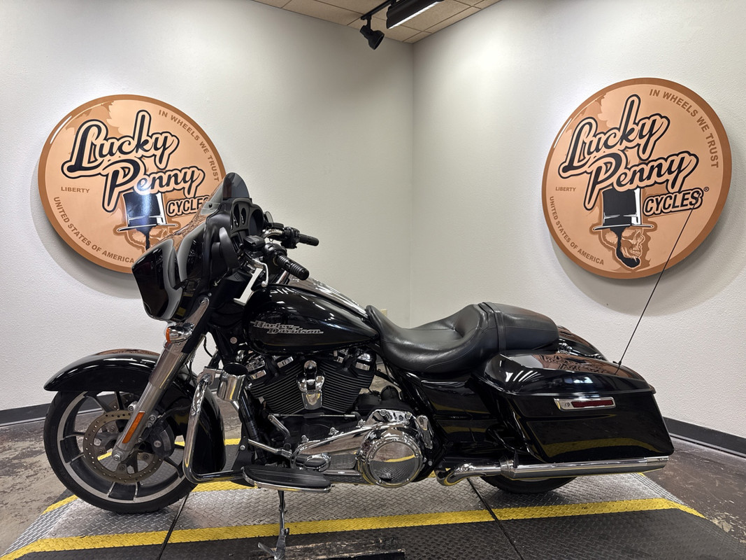 Street Glide®