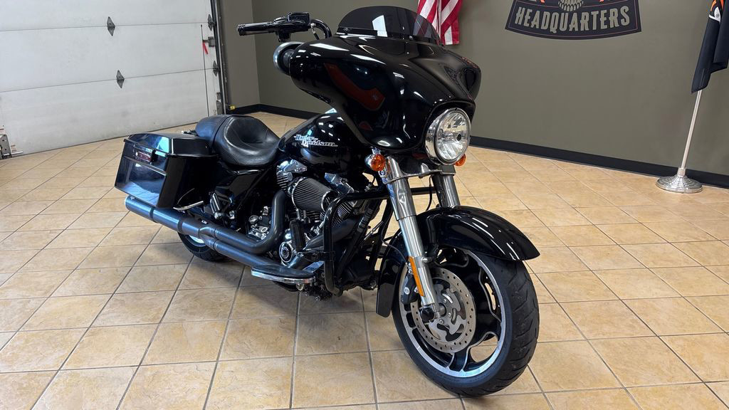 Street Glide®