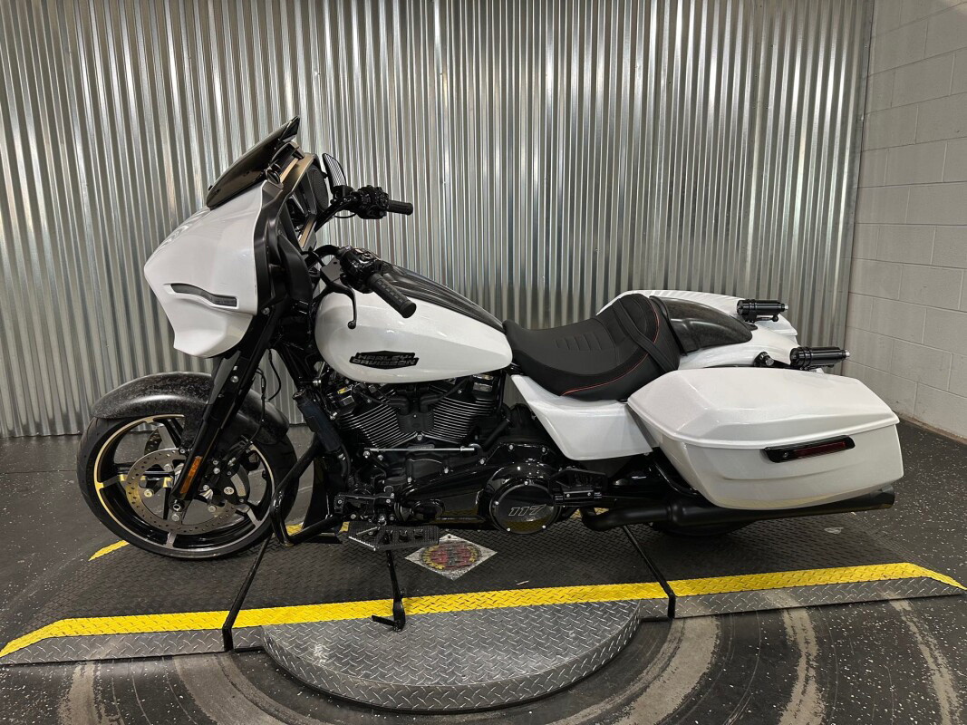 Street Glide®