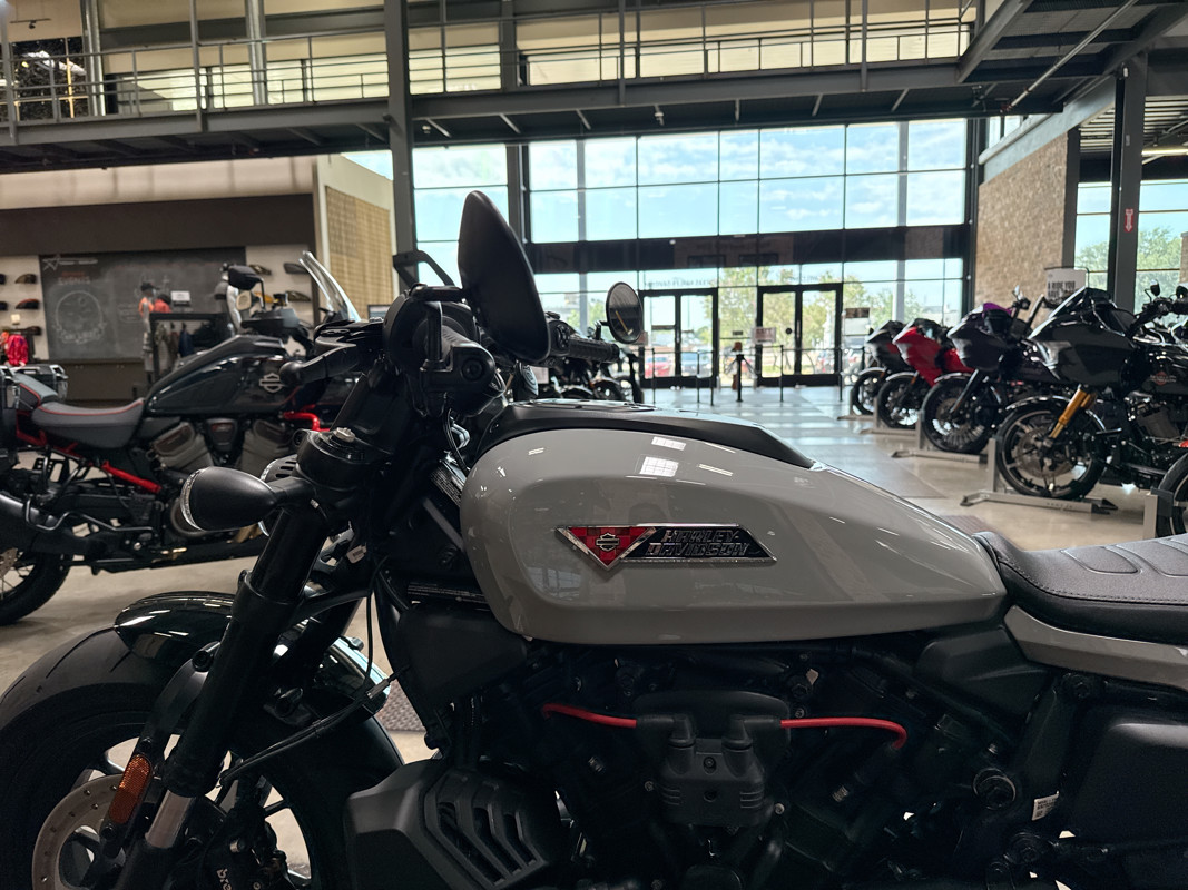 Sportster® S