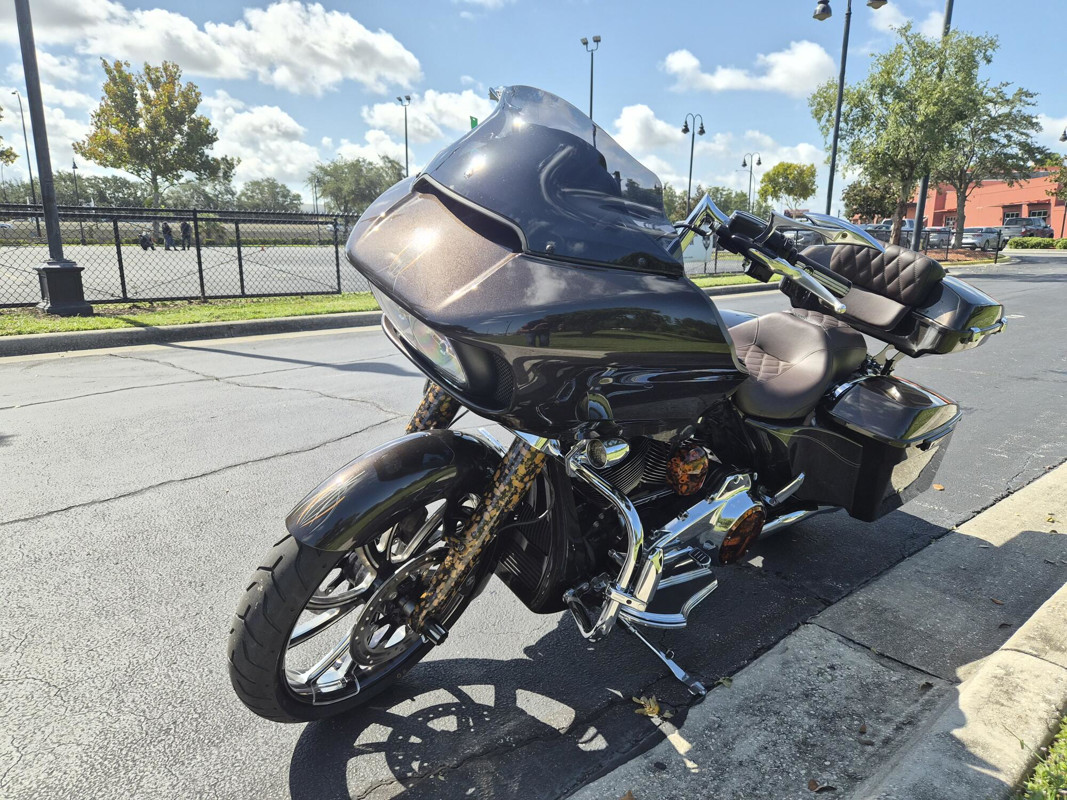 Road Glide®