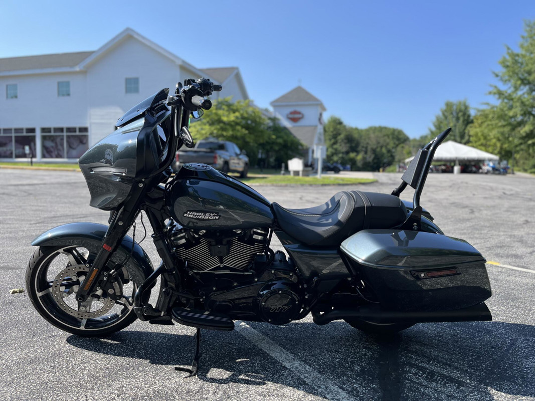 Street Glide®