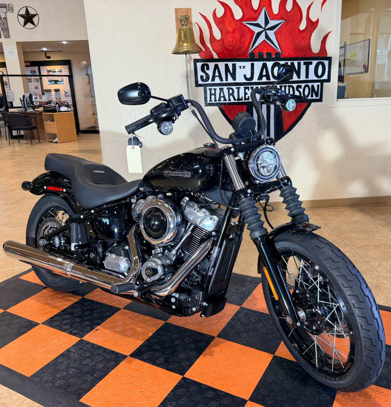 Street Bob®