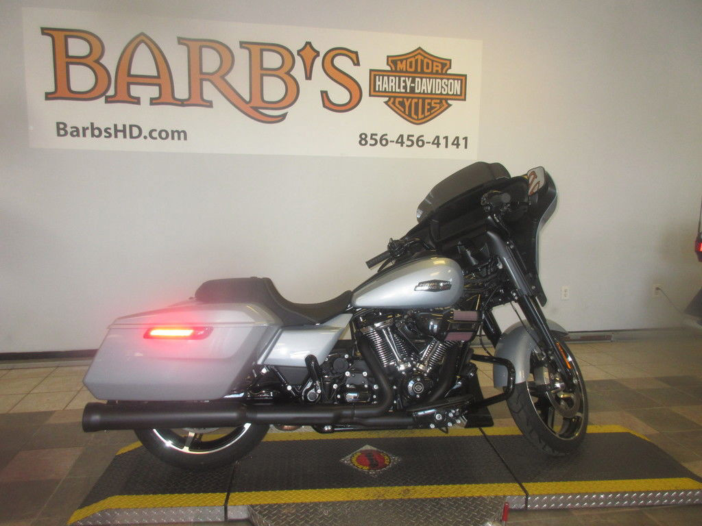 Street Glide®