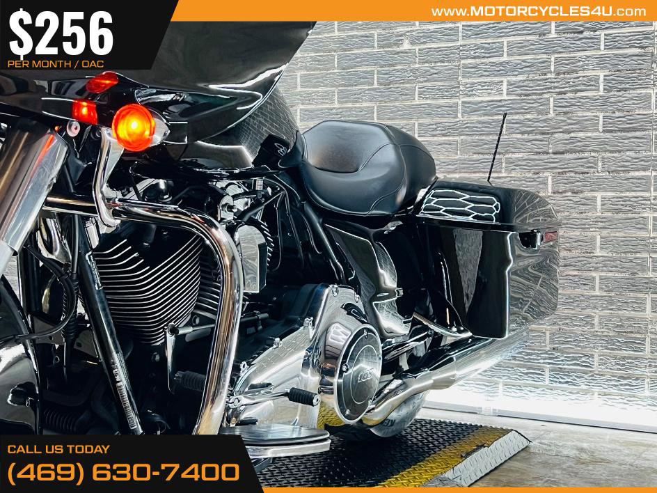 Road Glide® Custom