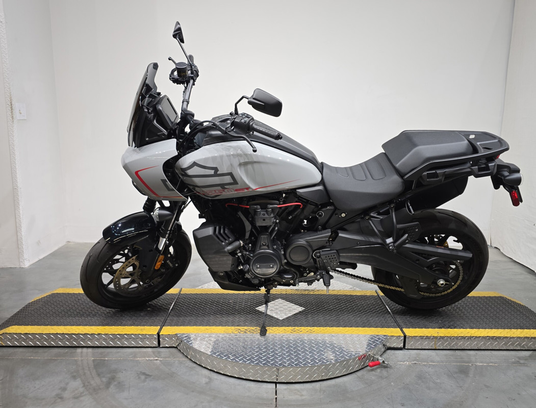 Pan America® 1250 ST