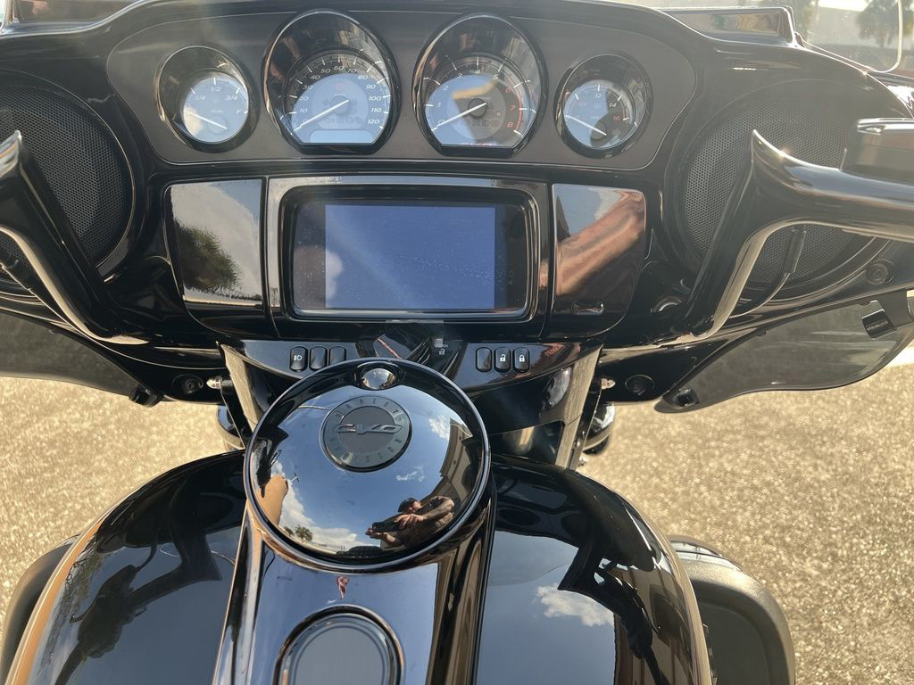 CVO® Tri Glide® Ultra
