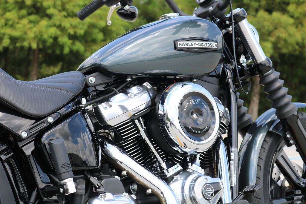Street Bob®