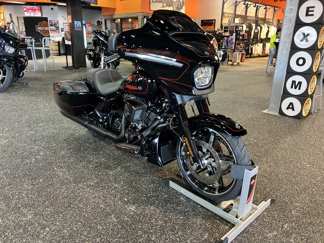 Street Glide®