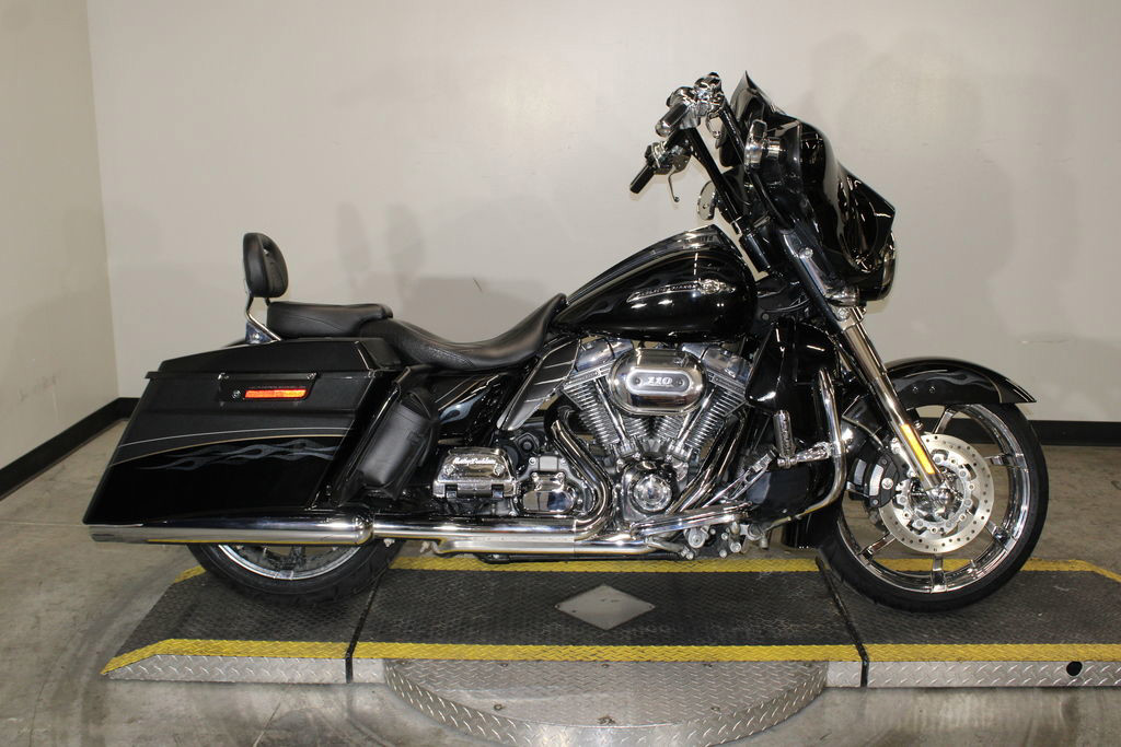 CVO® Street Glide®