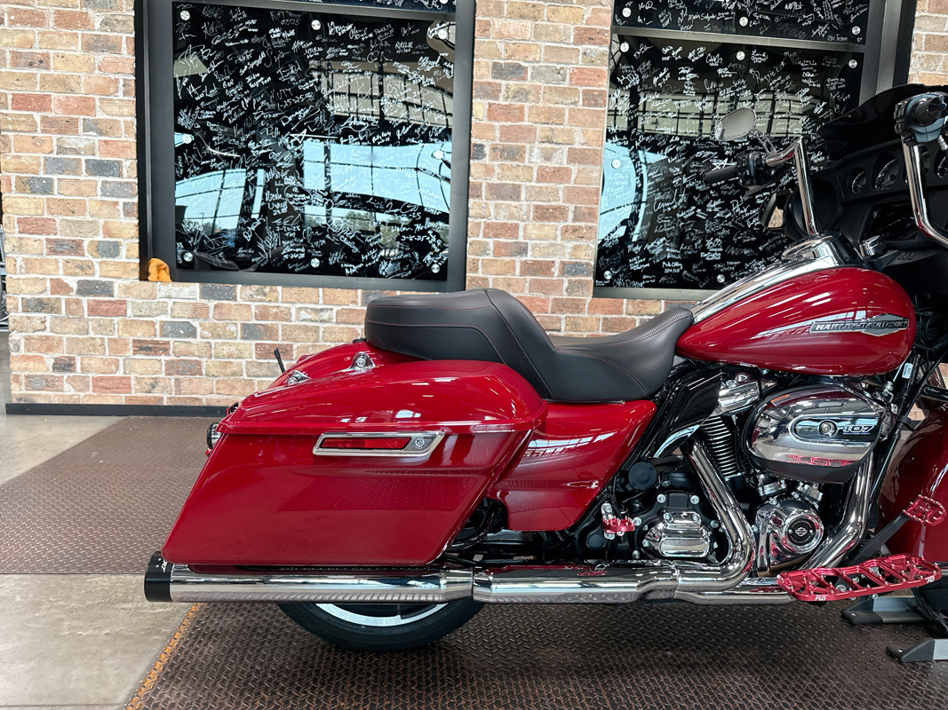 Street Glide®