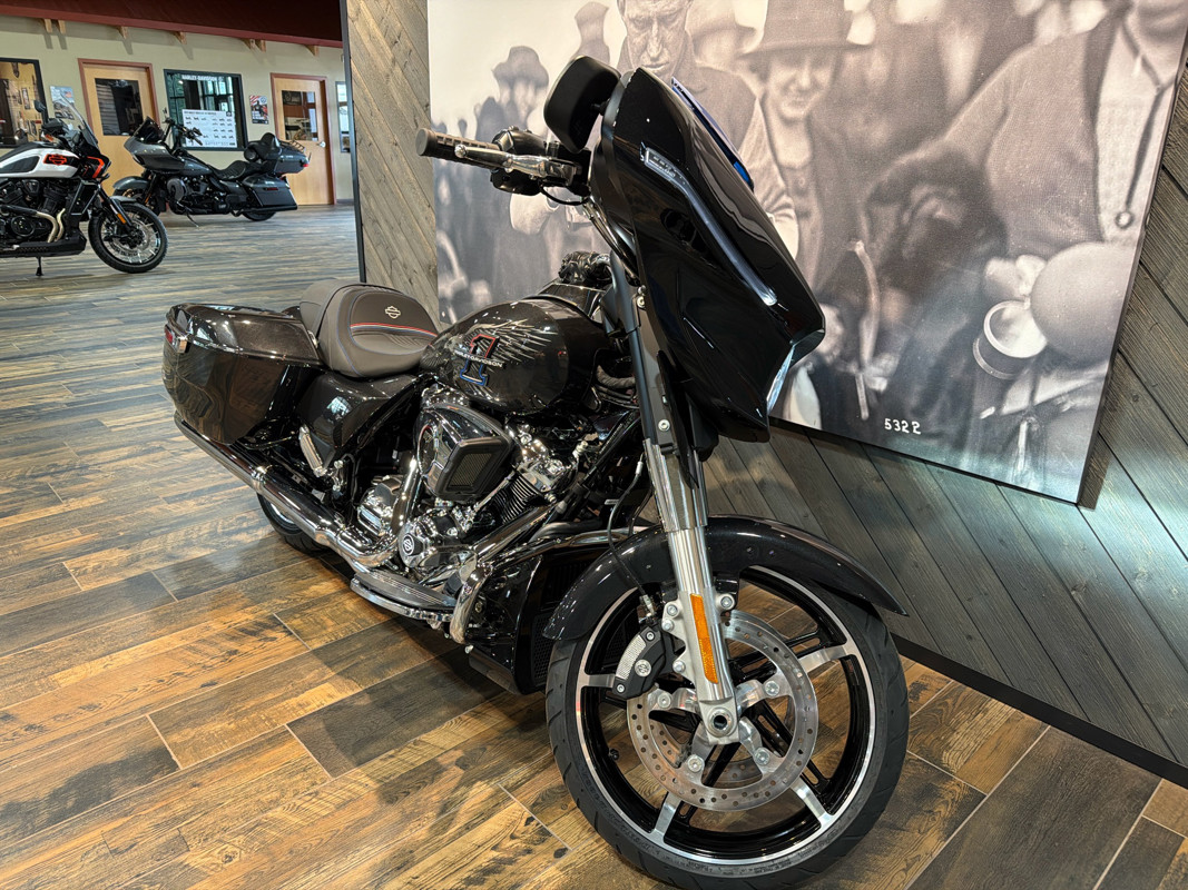 Street Glide®