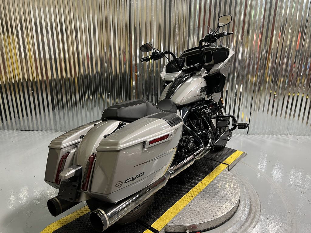 CVO® Road Glide®