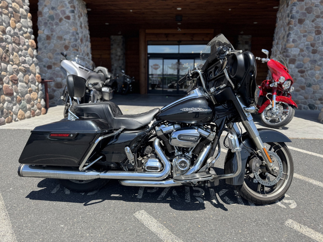 Street Glide®