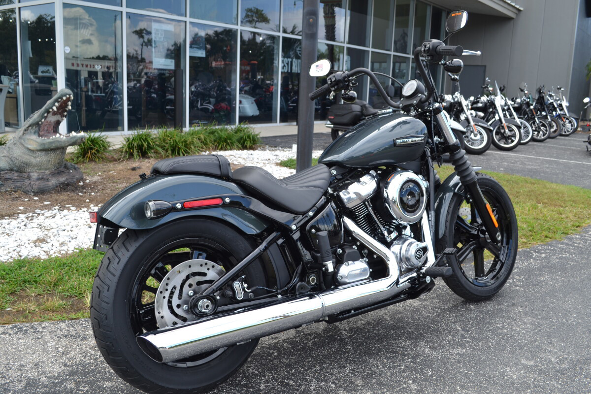 Street Bob®