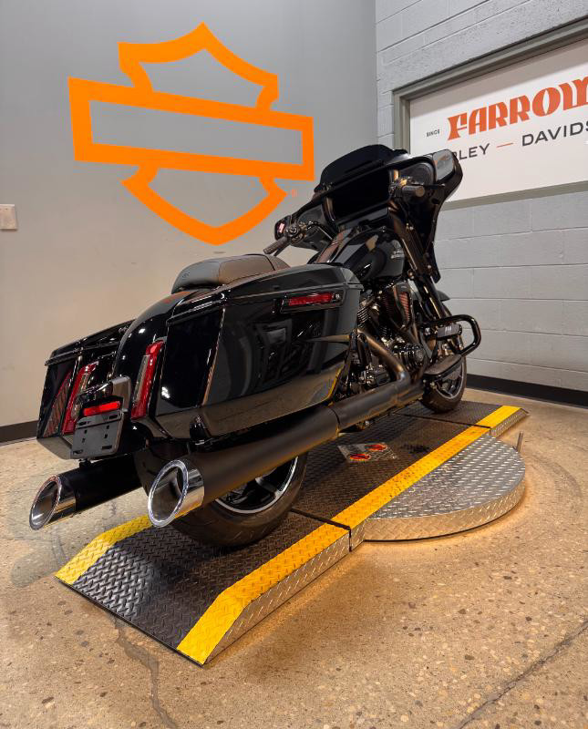 Street Glide®