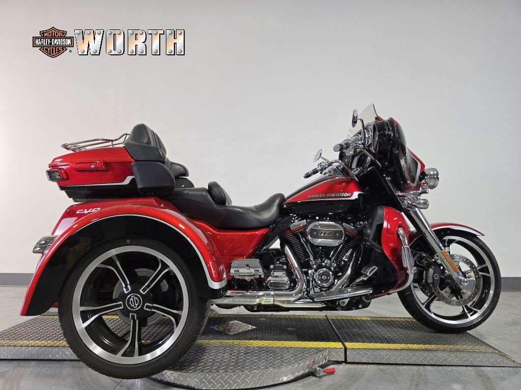 CVO® Tri Glide® Ultra