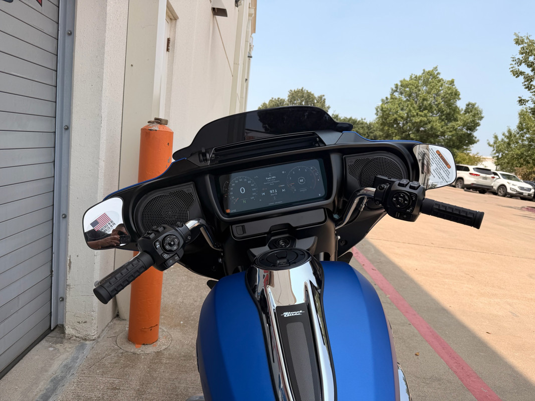 Street Glide®