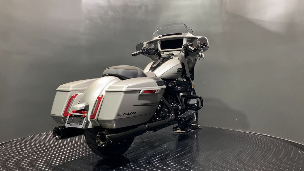 CVO® Street Glide®