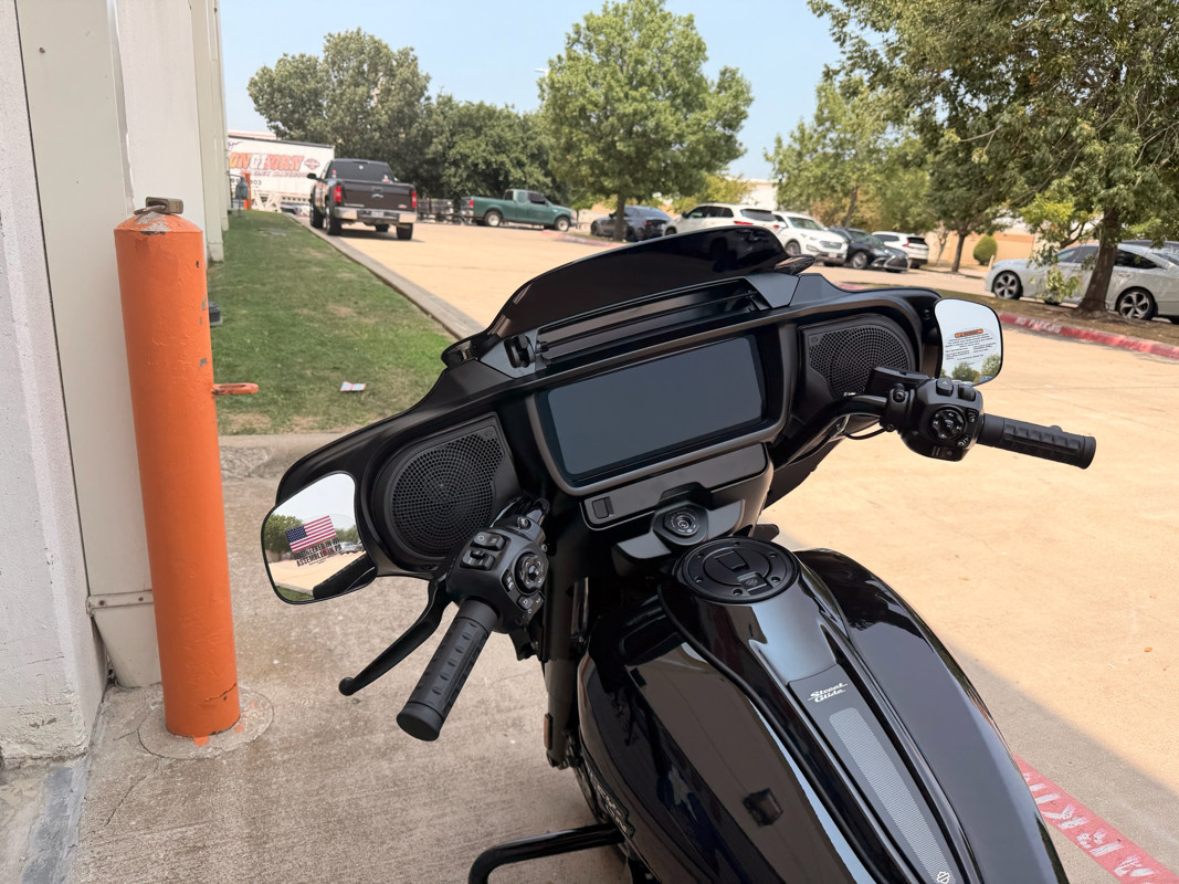 Street Glide®