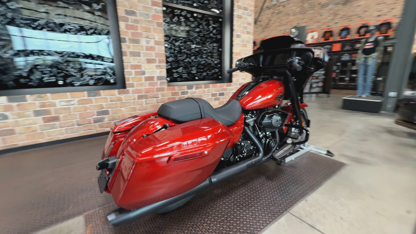 Street Glide®