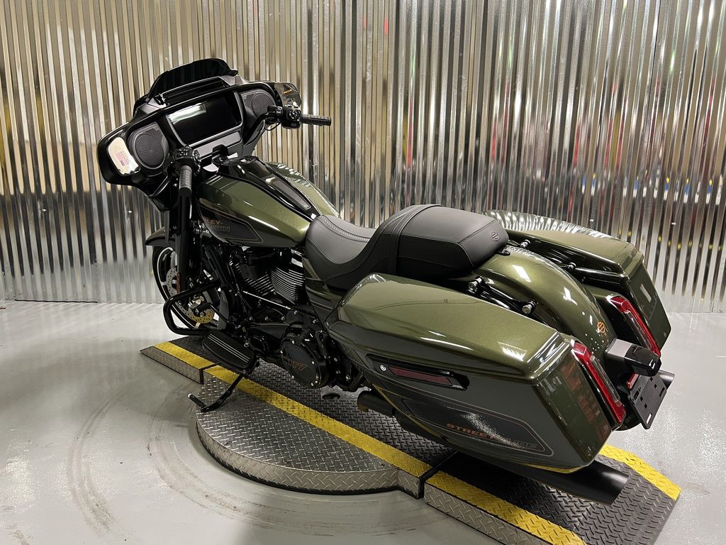 Street Glide®