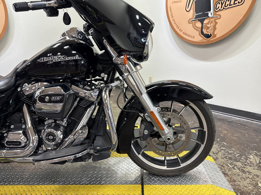 Street Glide®