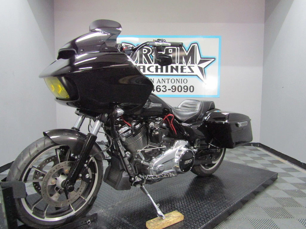 Road Glide®