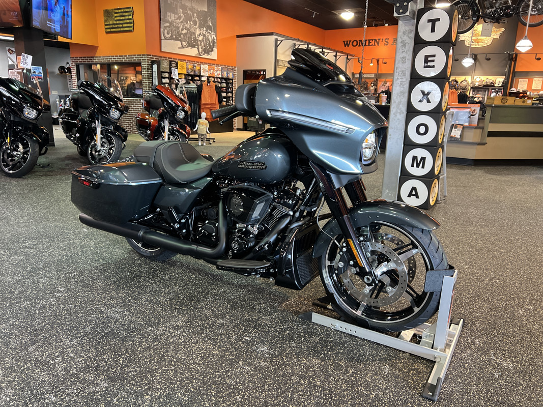 Street Glide®