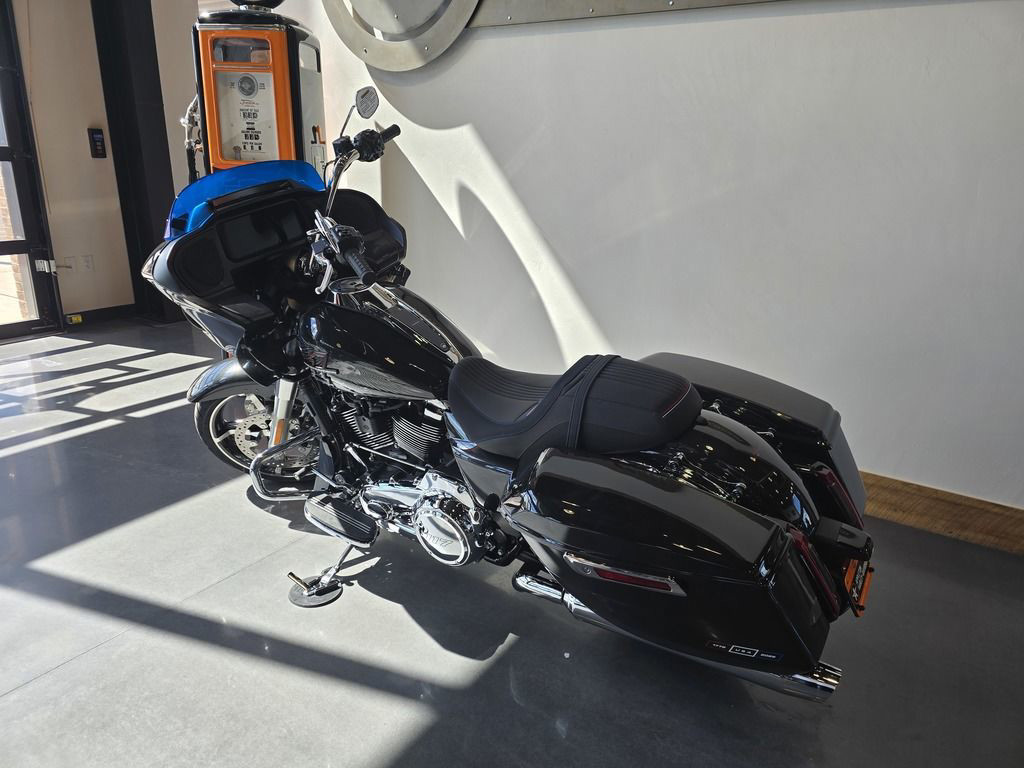 Road Glide®