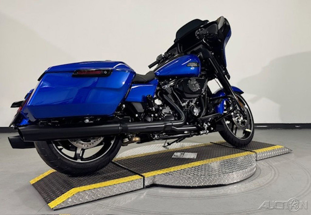Street Glide®