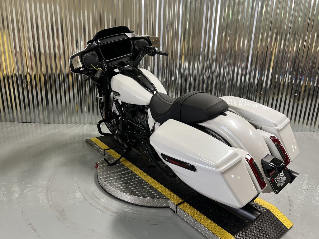 Street Glide®
