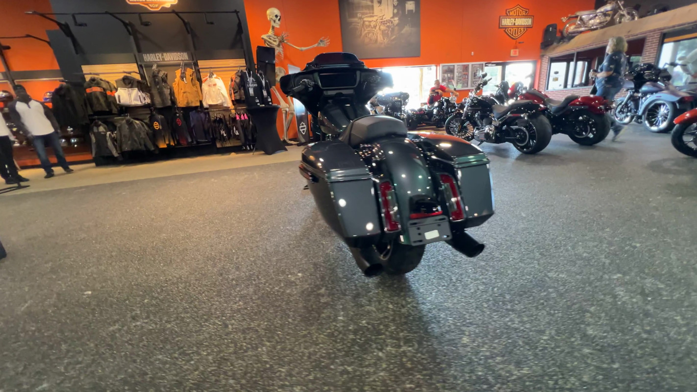 Street Glide®
