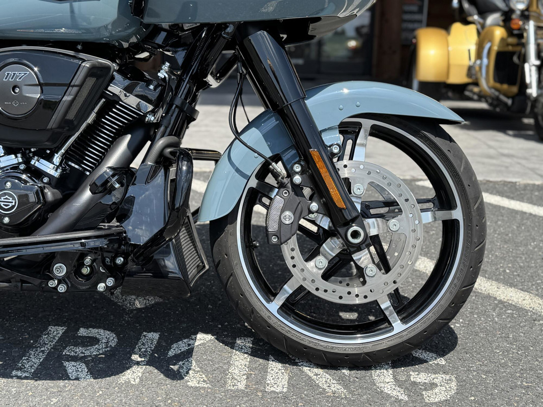 Road Glide®